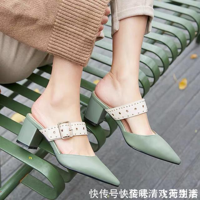 腿部 半拖鞋这样穿才时髦,尖头完美拉长腿部线条,粗跟凸显高挑身姿