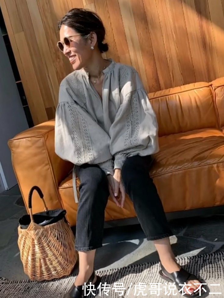 身材|皮肤黝黑五短身材，年近50的她成为顶流穿搭博主，堪称女性典范