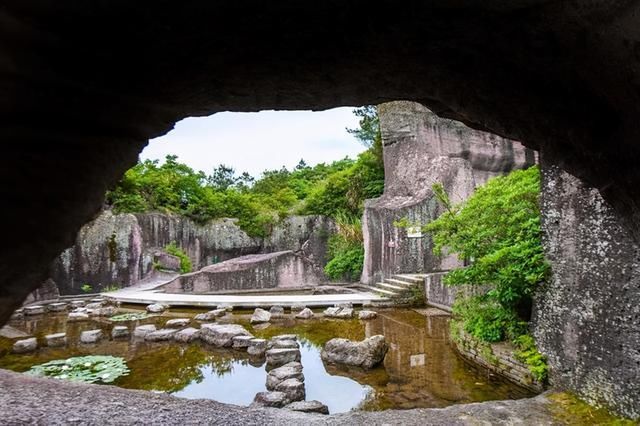 洞窟|宁波此石窟完整地保留了古代采石矿业遗迹，还曾是天龙八部取景地