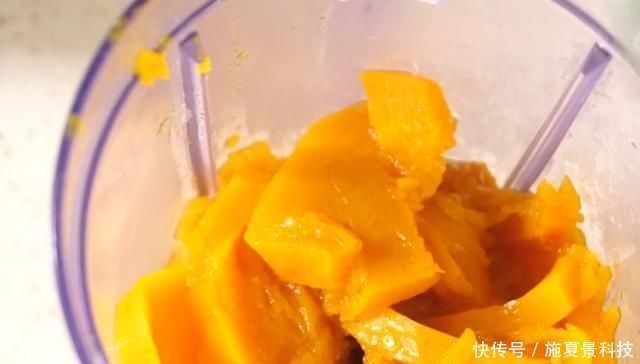 南瓜新做法,不蒸不煮不烙饼,香甜Q弹,孩子一口一个,直说好吃