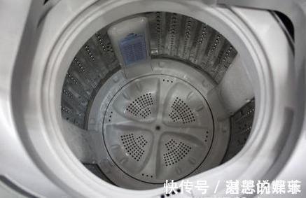 洗衣机有''隐藏开关''，只要打开，脏水自动流出，不怕越用越脏了