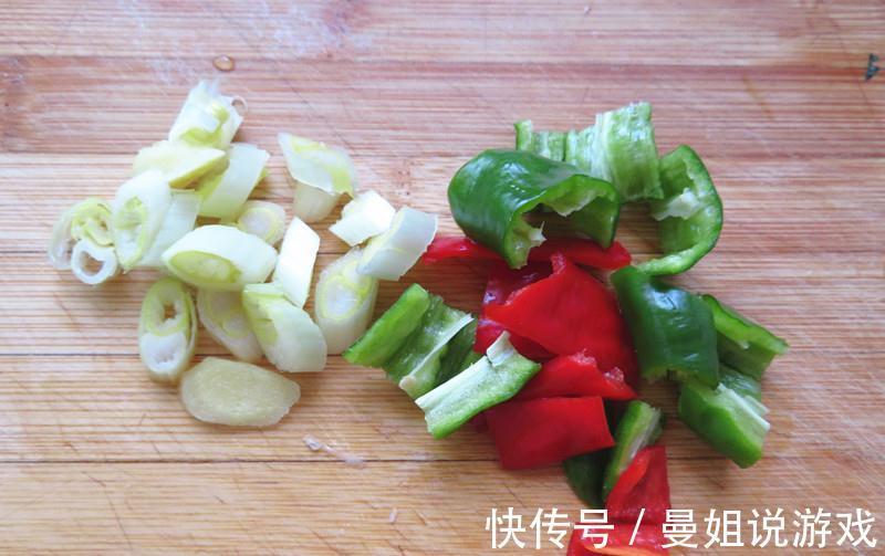 爱吃豆腐的快收藏,这种家常做法又简单又好吃,吃一盘不长肉舒服