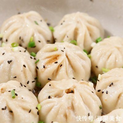 冰花生煎家庭版的做法来啦，一看就会，好吃又美味