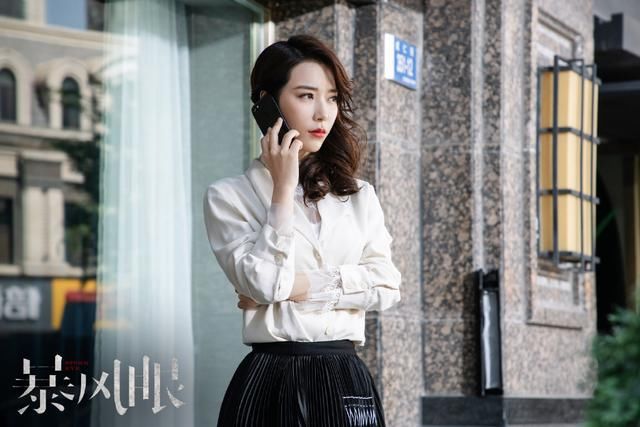 《暴风眼》三集过后，剧本新，看点足，但拍摄与表演均存在问题