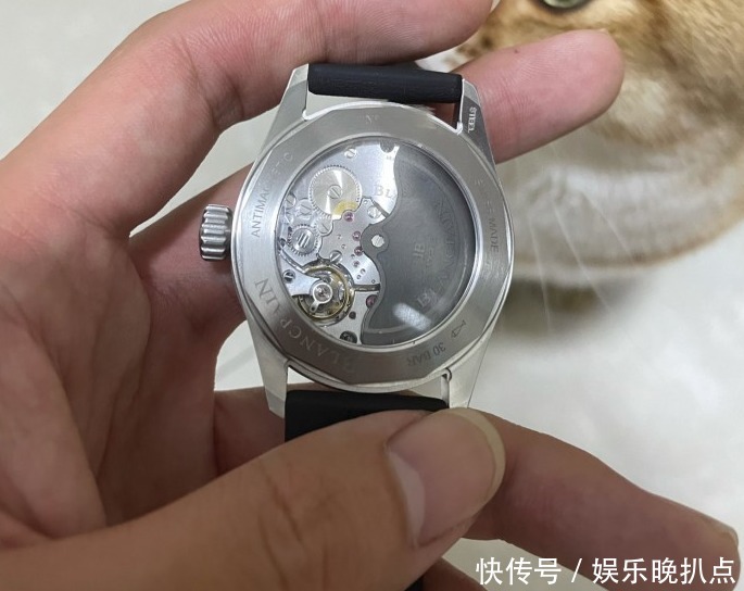 手表|有一种贵叫低调,35岁解毒宝珀五十噚深潜器