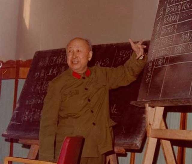 前苏联 62年前,世界首颗人造卫星脱轨,钱学森仅据一道火光算出坠毁点