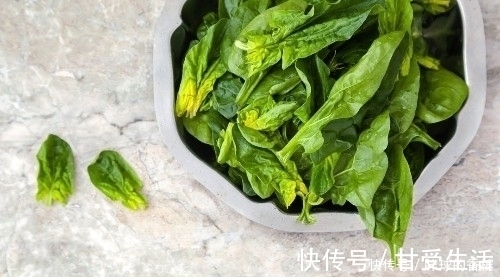 菠菜能不能与豆腐同食？能，但有一步骤很重要，吃错了易得结石