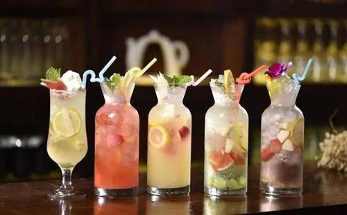 多喝水不如会喝水，“五个时间”是喝水的黄金时段，坚持做会健康