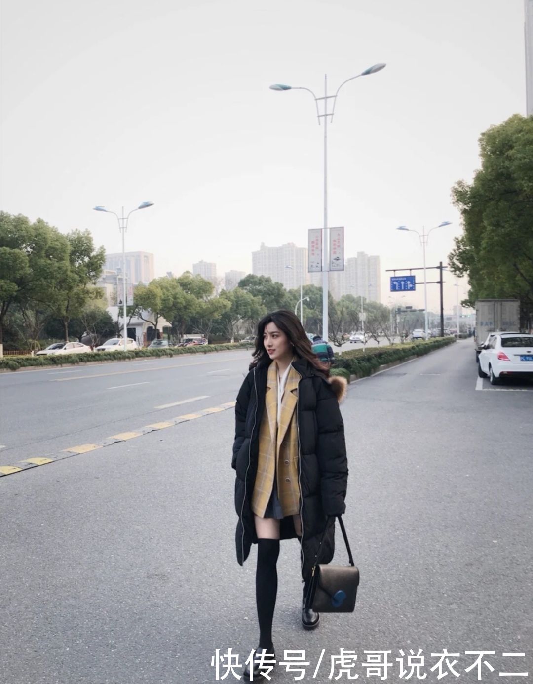 冬日里穿什么最炫？当然是格纹小西装了，轻松变身“复古女王”