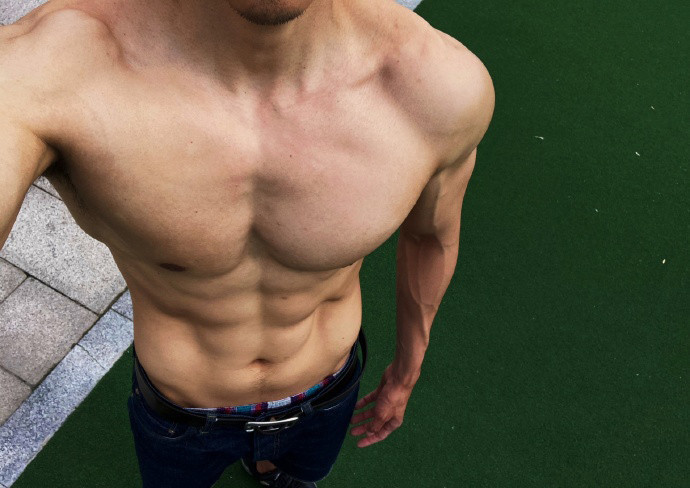 35岁肌肉大男孩, 三分练七分吃, 看他的伙食就知道为啥又高又壮了