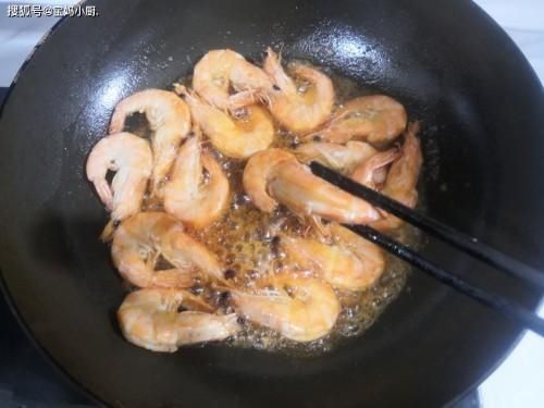 春季常吃这道菜，不长肉还鲜美，比吃猪牛羊肉强，几分钟就上桌