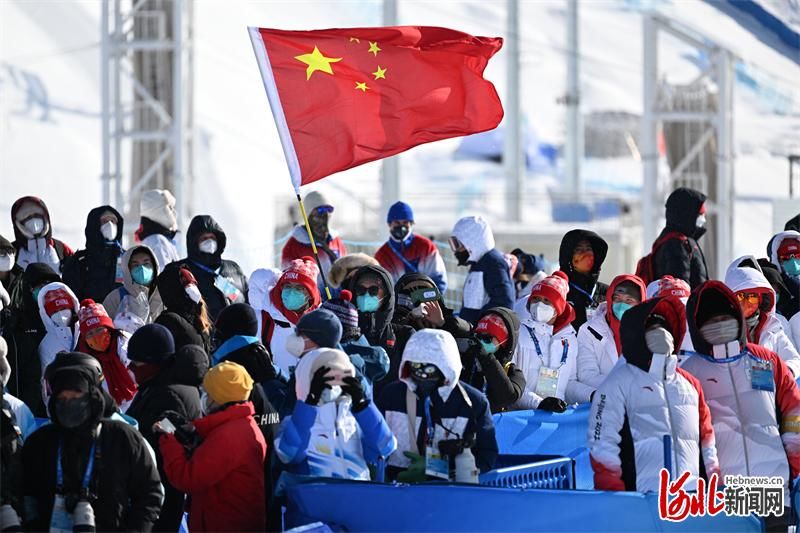 组图｜自由式滑雪女子U型场地技巧决赛举行