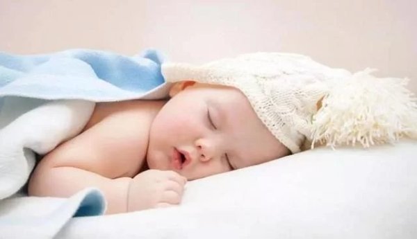 家长|孩子这4个动作睡觉，未来会“绝缘”高个子，家长要及时引导