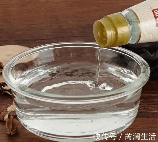 机洗羽绒服,洗前加点“它”,洁净不伤衣,比干洗店还干净