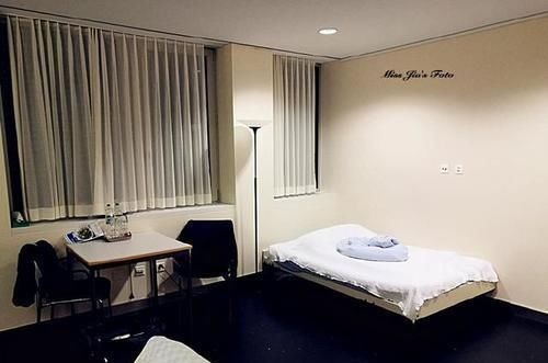 一日三餐|41周入院,24小时催产,5个助产士,我在瑞士可怕的生娃经历