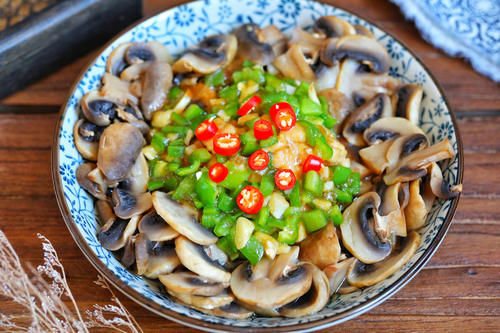 蘑菇|这蘑菇与鸡胸肉天生一对,口感鲜嫩至极、细腻软滑,多吃都怕胖