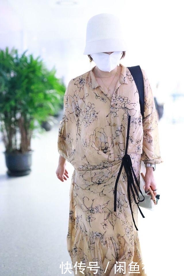 裙装|马伊琍向来随性，穿“大妈裙”腰大一圈，还配89块帆布鞋真接地气