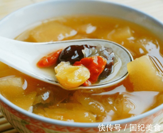 小瓣儿|夏季天热多喝银耳汤，学会这个正确做法，口感粘稠顺滑，胶质满满