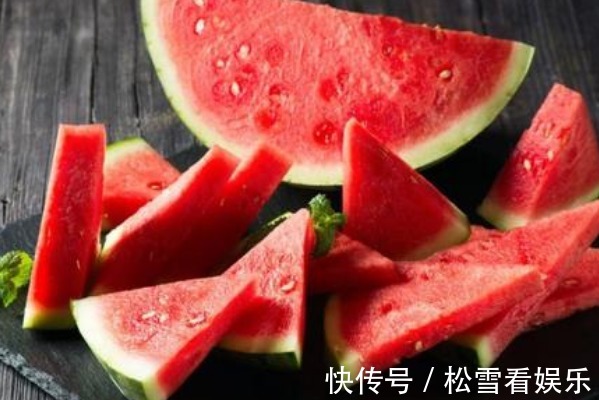 患有高血压|夏季水果种类繁多，多吃4种最养人的水果，不仅味美，身体更健康