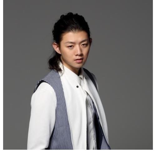 第二位艺人翻车?《披荆斩棘的哥哥》遭质疑,官方点名嘉宾热狗