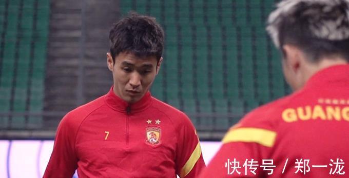 恒大|一旦事成,中超“双亚王”将成为上港球迷调侃中的“恒大二队”
