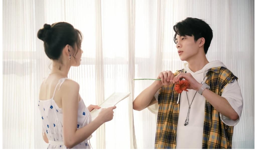 恋爱指南我指北|余衍隆《恋爱指南我指北》收官 游戏穿越中体验超甜热恋