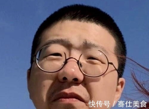 乾隆#纪晓岚出了个灯谜,乾隆猜不出来,看到谜底后恍然大悟