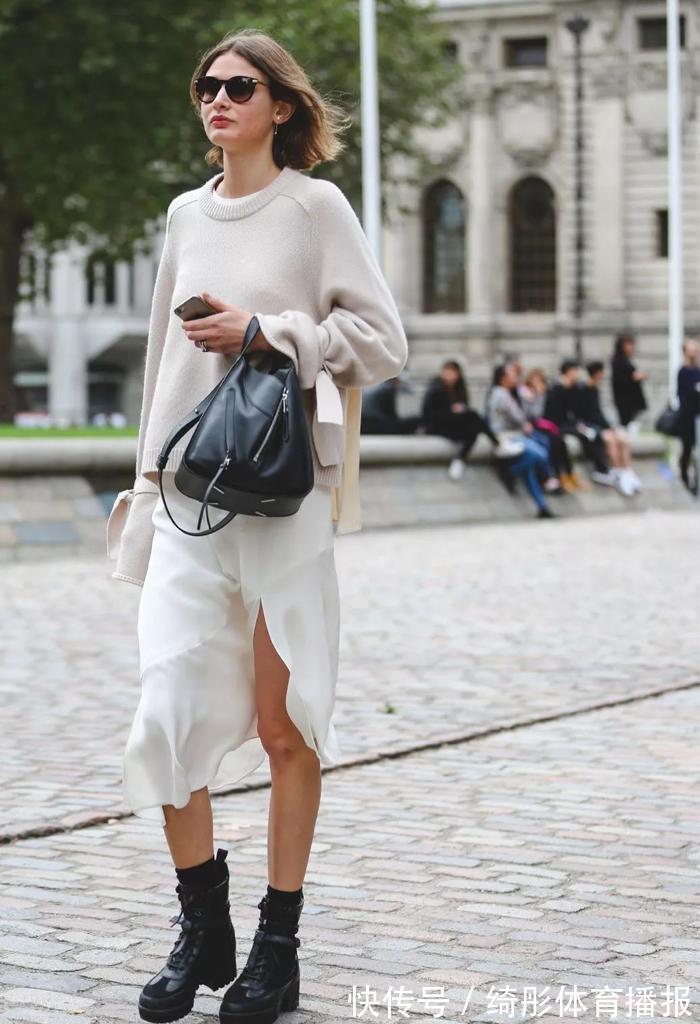 毛衣 穿毛衣别再搭配牛仔裤了,显胖没气质,试试这四种搭配,显瘦优雅