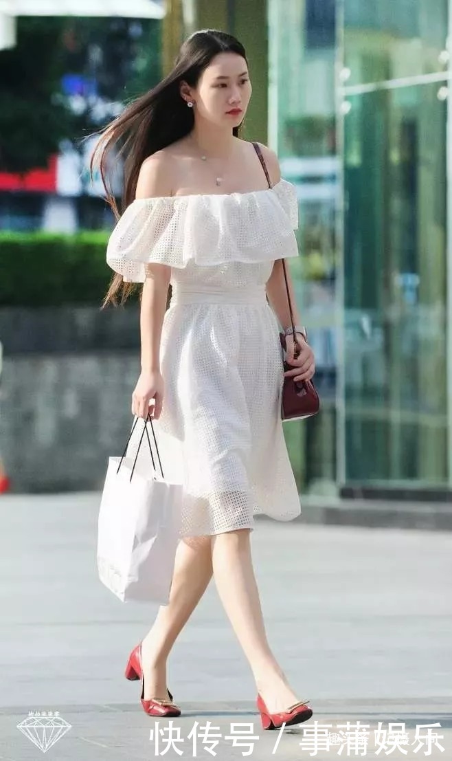 高跟鞋让女生显高显瘦,看上去更加的有气质