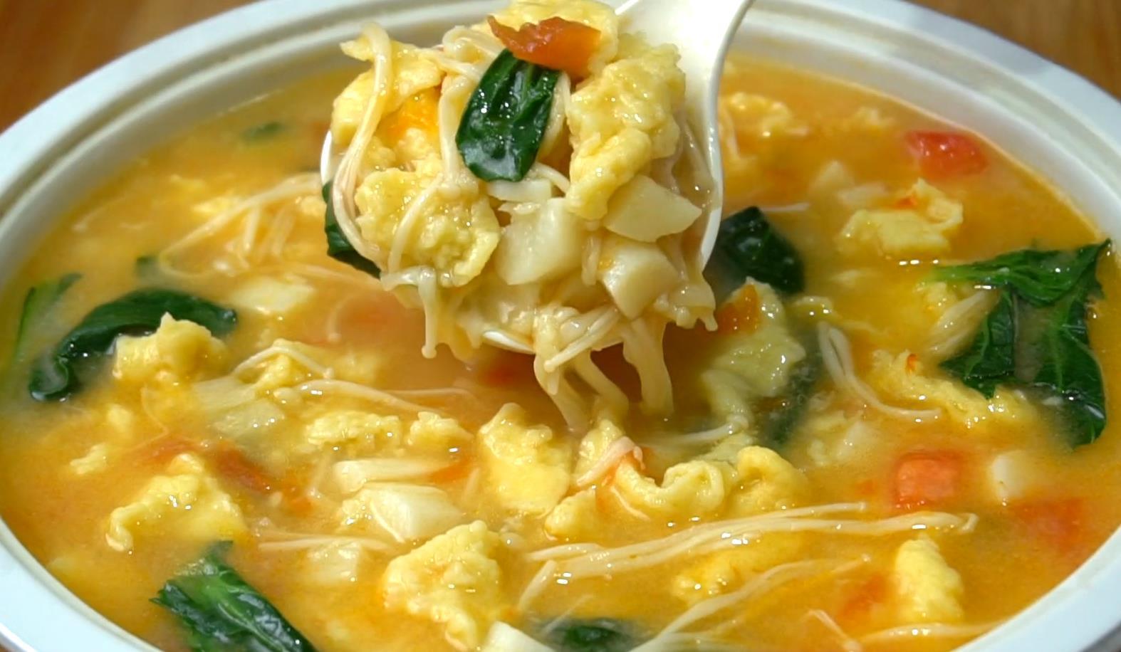 锅汤|冬天我家常做这锅汤,做法简单,营养丰富,一人一碗管饱又暖和