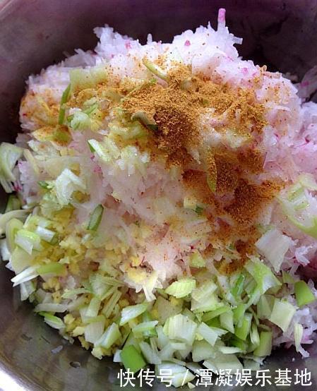 入适量|水萝卜丸子家常做法,不散不变形,外酥里嫩,营养丰富味道鲜