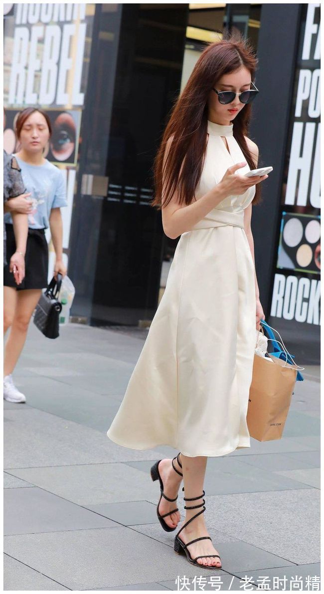 高跟鞋 气质美女穿白色连衣裙,仙气飘飘,优雅干练