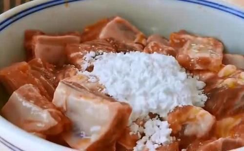 我家排骨从不红烧，加一个鸡蛋，不要炖不水煮，我家每周做3次