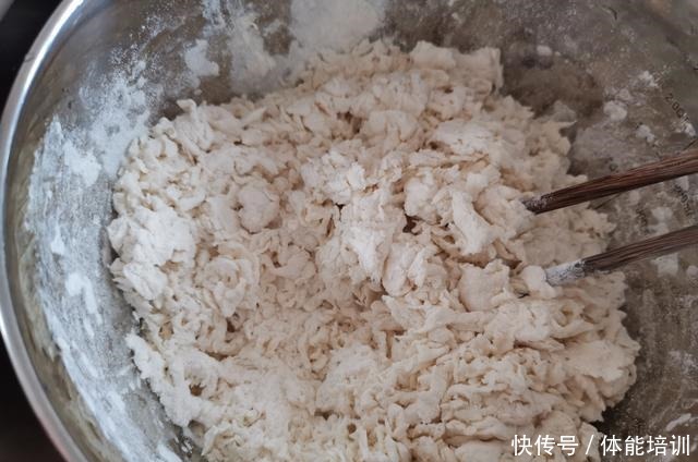 早餐吃包子不用出去买了,自己学会在家做,简单蒸一蒸就可以吃