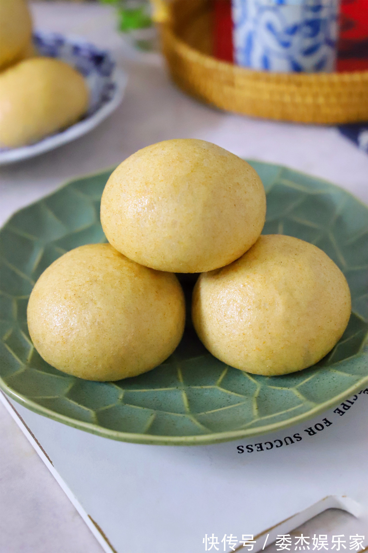 蒸馒头|蒸馒头用冷水还是用开水教你正确做法，馒头蓬松暄软不塌陷