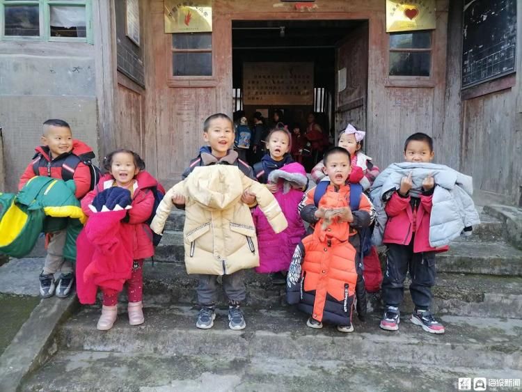 青岛崂山区松岭路小学|青岛崂山区松岭路小学组织给山区孩子捐赠冬衣活动