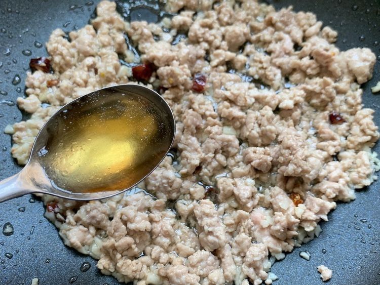 肉末|它是蔬菜中的“补钙王”，2块钱1斤，很多人都把它忽略了