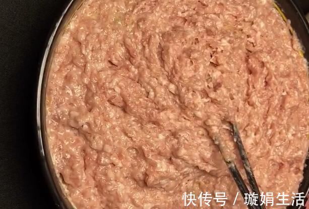 自制香肠,选料精良、干净,吃起来放心,今天分享一道蒜香红肠