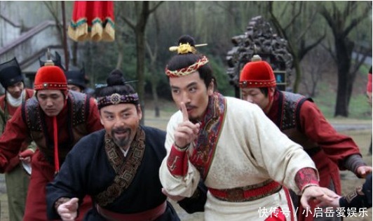 踩死|历史上最悲惨的父子皇帝,一个死后做成了灯油,一个被乱马踩死!