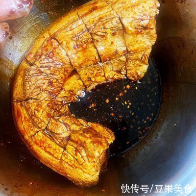 舌尖上的中国，脆皮烤五花能占一席之地
