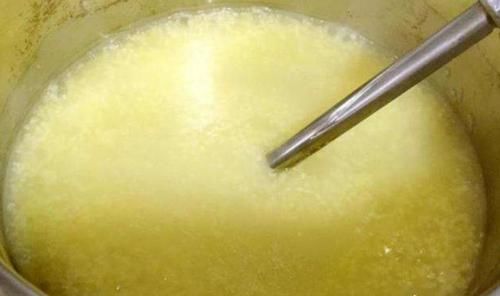  技巧|小米粥总是熬不粘稠？掌握5个技巧，小米粥粘稠好喝出米油