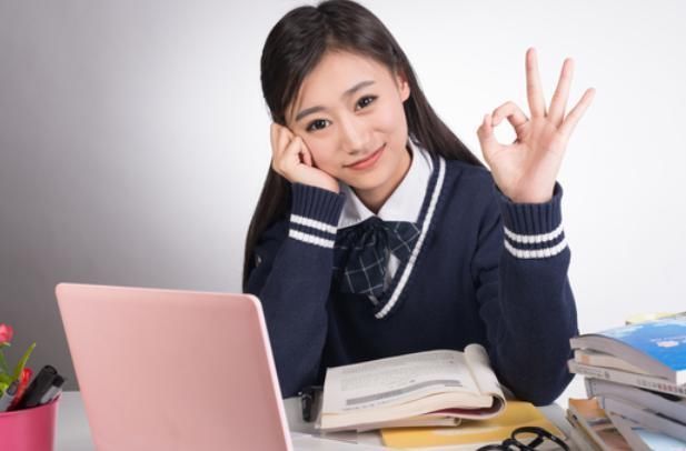 走红|幼儿园“混血女孩”走红,即使眼神迷离,也成为关注“焦点”