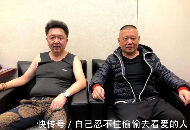 |于谦喝酒烫头不是段子?见岳父醉倒睡楼道,带酒上台险逼疯郭德纲