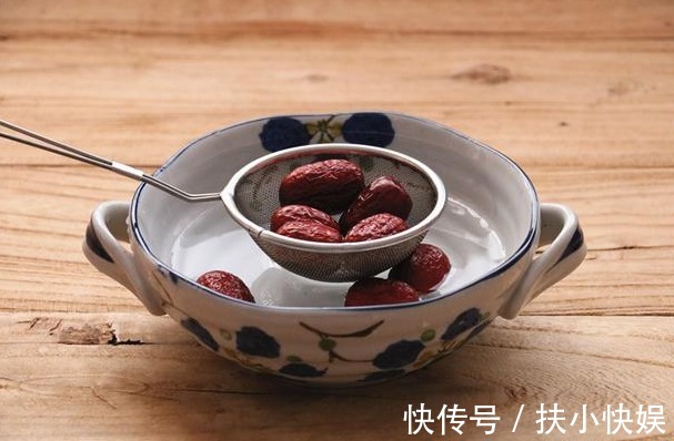 红豆红枣汤|80岁奶奶1个自用方,3味食材,补脾补血,脸色红润不涂胭脂也很美