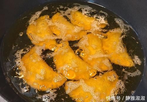 剩下的饺子皮别扔了,简单一做,酥到掉渣,简单营养又美味