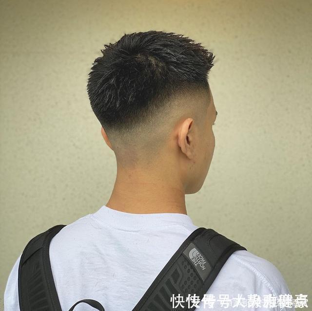 大叔|“最精神”男发18款,帅气有型不落伍,白发大叔剪完也能变男神