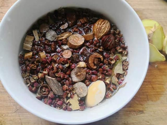 美味|三伏天爱流汗，记得给家人做这道菜，营养又美味，上桌汤汁也不剩