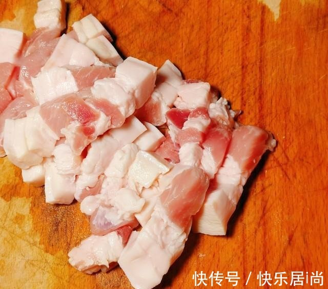 美食天下|不加一滴水油的红烧肉,香而不腻,解馋下饭!