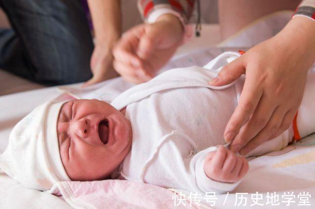 肚子|新生儿如果有三种表现，说明在妈妈肚子里过得很好，赢在起跑线了