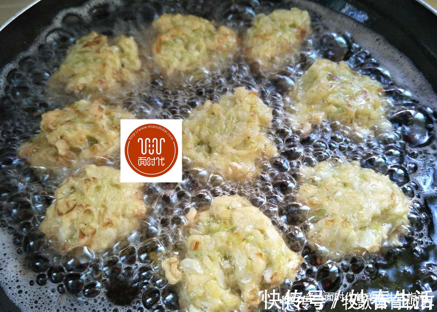 别再炒白菜炖白菜了,教你做成白菜丸子,酥脆鲜香拿肉都不换 !